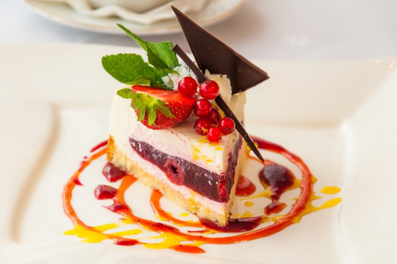 boulangerie-PIERLAS-min_the_cake_dessert_eating_bun_colorful_sweet_dish_taste_cake_with_cream-941034